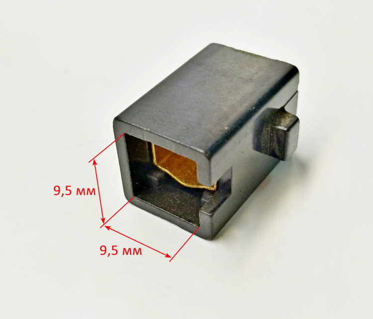 Корпус угольной щетки для ДУ-550(20) ZMD, 550(18) ROH, 700(20) GOL